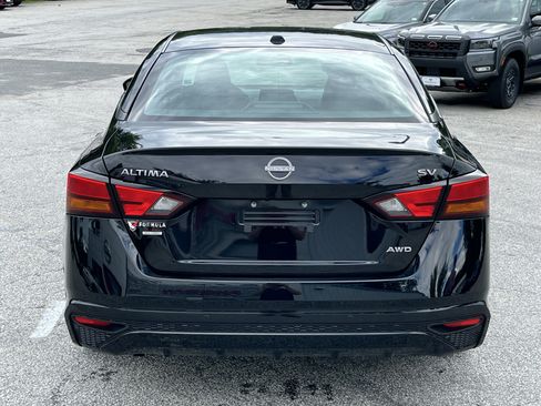 Used 2024 Nissan Altima 2.5 SV AWD/4WD image 6