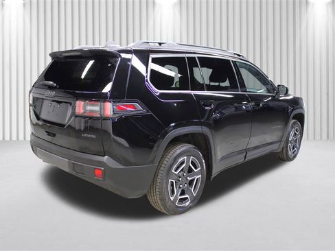 New 2026 Jeep Cherokee Laredo image 3