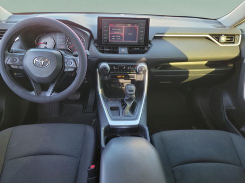 Used 2019 Toyota RAV4 LE FWD image 7