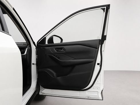 Used 2024 Nissan Rogue S FWD image 20
