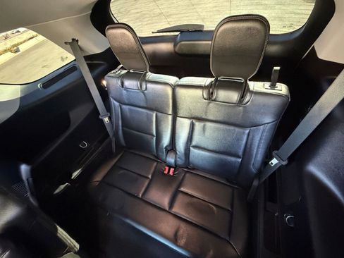 Used 2020 Ford Explorer XLT w/ Equipment Group 202A image 23