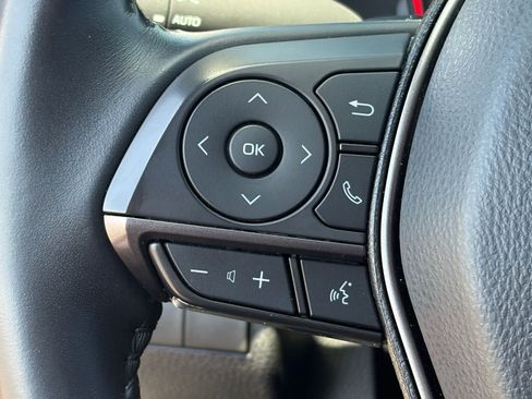 Used 2022 Toyota Camry XSE FWD image 11