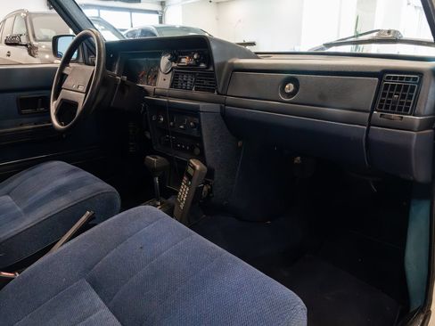 Used 1989 Volvo 240 DL RWD image 27
