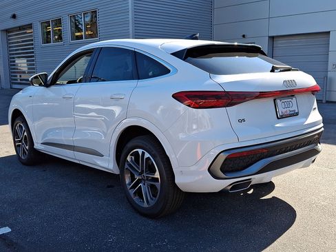 New 2026 Audi Q5 Premium image 3