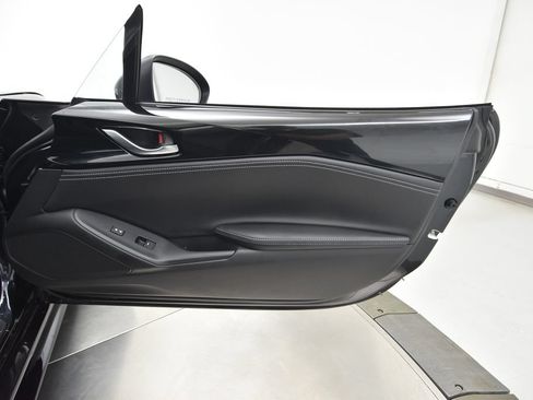 Used 2025 MAZDA MX-5 Miata RF Club RWD image 41