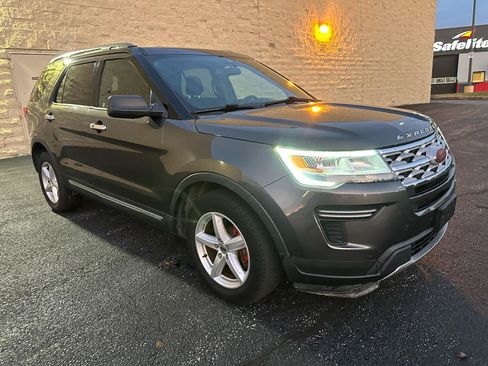 Used 2018 Ford Explorer XLT FWD image 7