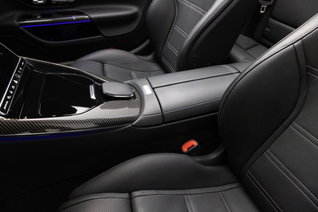 Used 2022 Mercedes-Benz SL 63 AMG 4MATIC image 32