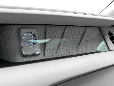 Used 2024 Rolls-Royce Phantom Extended Wheelbase w/ Leather Finishing Pack image 26