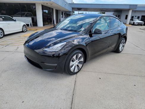 Used 2021 Tesla Model Y Long Range AWD/4WD image 5