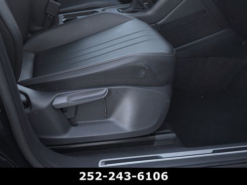 Used 2024 Volkswagen Tiguan Wolfsburg Edition image 47