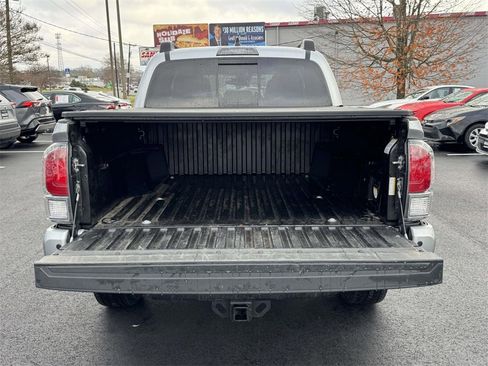 Used 2023 Toyota Tacoma TRD Off-Road image 16