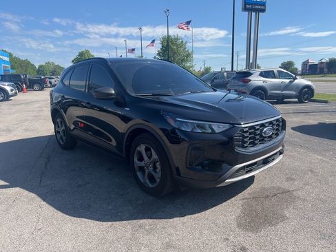 Used 2025 Ford Escape ST-Line w/ Equipment Group 301A FWD image 2