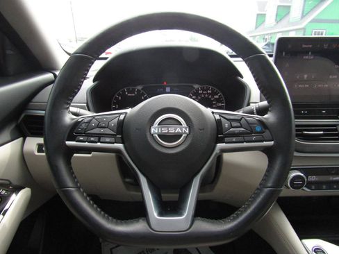 Used 2023 Nissan Altima 2.5 SL AWD/4WD image 15