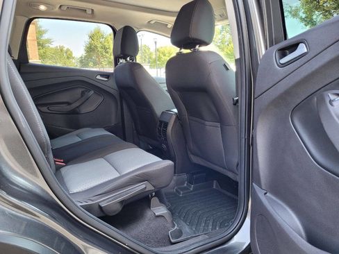 Used 2017 Ford Escape SE image 7