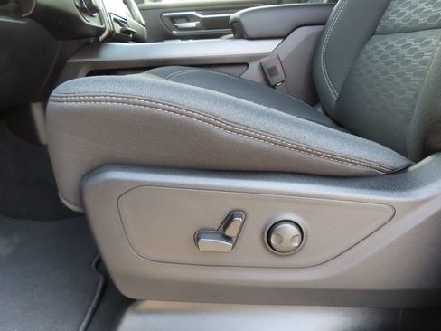 Used 2025 RAM 1500 Big Horn AWD/4WD image 7