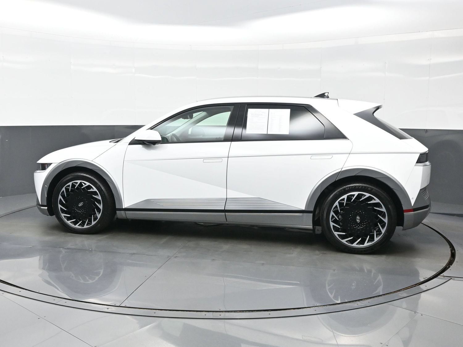 Certified 2024 Hyundai Ioniq 5 Limited AWD/4WD image 3