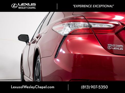 Used 2018 Toyota Camry XSE FWD image 9