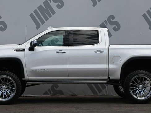 Used 2025 GMC Sierra 1500 Denali AWD/4WD image 8