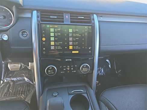 Certified 2023 Land Rover Discovery HSE R-Dynamic image 22