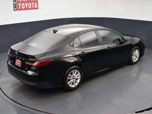 Used 2025 Toyota Camry LE FWD image 21