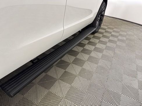 New 2025 Lincoln Navigator Reserve w/ Jet Appearance Package image 32