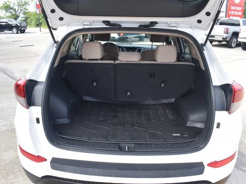 Used 2016 Hyundai Tucson SE w/ Option Group 02 FWD image 12