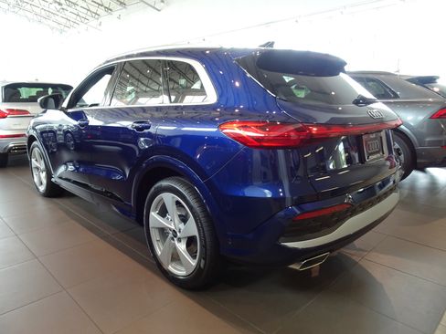New 2025 Audi Q5 Prestige image 2