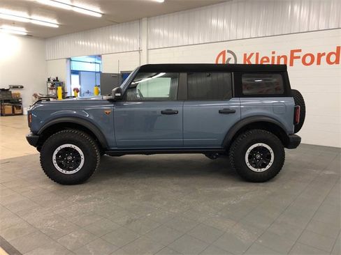 Used 2024 Ford Bronco Badlands image 4