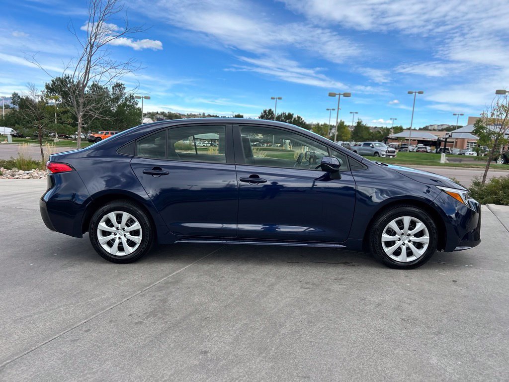 Used 2025 Toyota Corolla LE w/ Carpet Mat Package (TMS) FWD image 9
