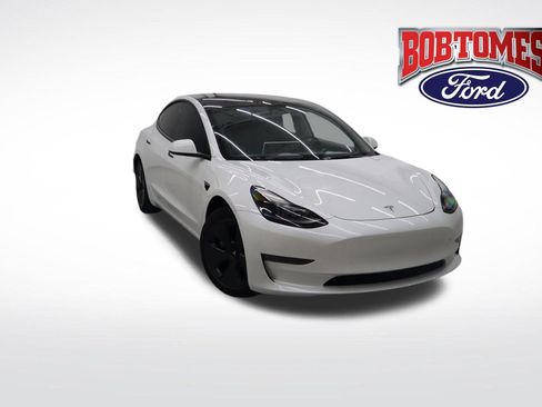 Used 2023 Tesla Model 3 Standard Range image 1