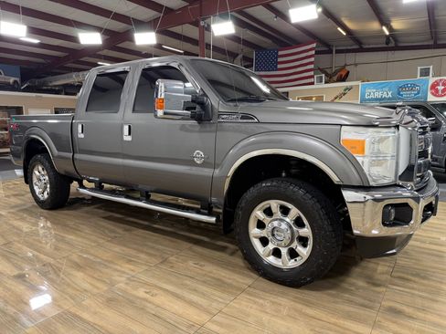 Used 2011 Ford F250 Lariat w/ Lariat Interior Pkg AWD/4WD image 3