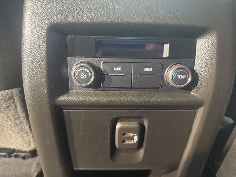 Used 2022 Chevrolet Traverse LT image 18