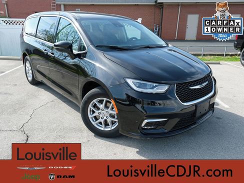 Used 2024 Chrysler Pacifica Touring-L FWD image 1