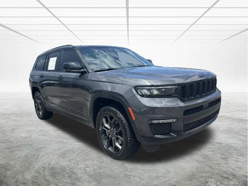 Used 2025 Jeep Grand Cherokee L Limited w/ Trailer Tow Package AWD/4WD image 2