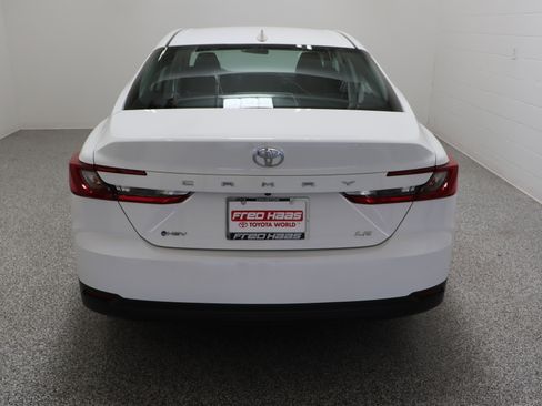 Used 2025 Toyota Camry LE FWD image 8