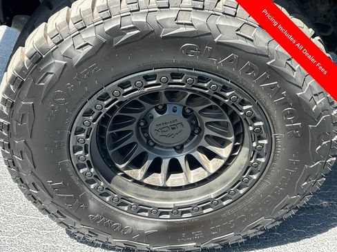 Used 2023 Toyota 4Runner SR5 Premium w/ Moonroof Package RWD image 25
