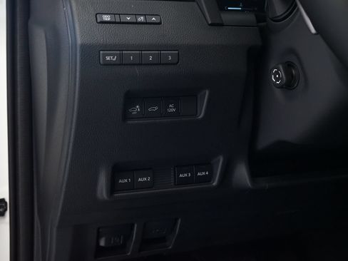 Used 2026 Lexus GX 550 w/ Accessory Package (CT) AWD/4WD image 27