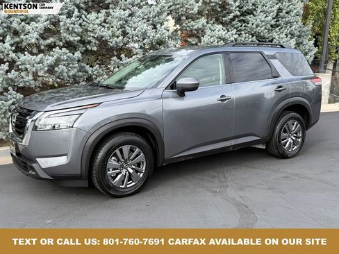 Used 2025 Nissan Pathfinder SV image 1