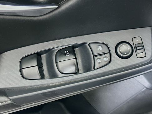 Used 2025 Nissan Sentra SV FWD image 15