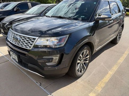 Used 2017 Ford Explorer Platinum AWD/4WD image 1