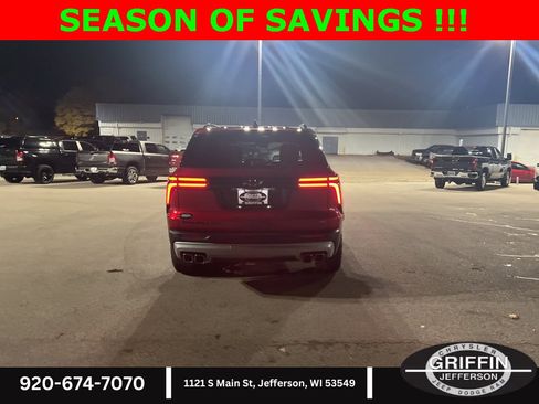 Used 2024 Chevrolet Traverse Z71 w/ Enhanced Driving Package image 13