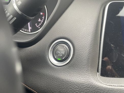 Used 2023 Cadillac XT4 Premium Luxury image 31