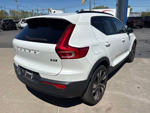 Certified 2023 Volvo XC40 B5 Plus w/ Protection Package Premier AWD/4WD image 7