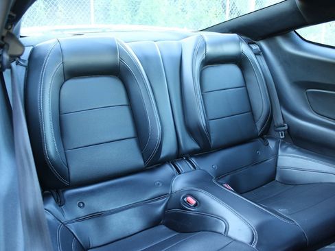 Used 2021 Ford Mustang GT Premium w/ GT Performance Package RWD image 21