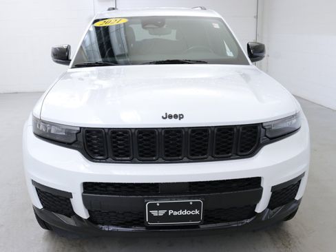Used 2021 Jeep Grand Cherokee L Laredo image 2