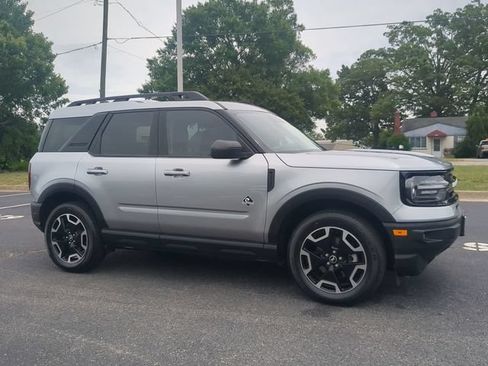 Used 2023 Ford Bronco Sport Outer Banks w/ Tech Package AWD/4WD image 1