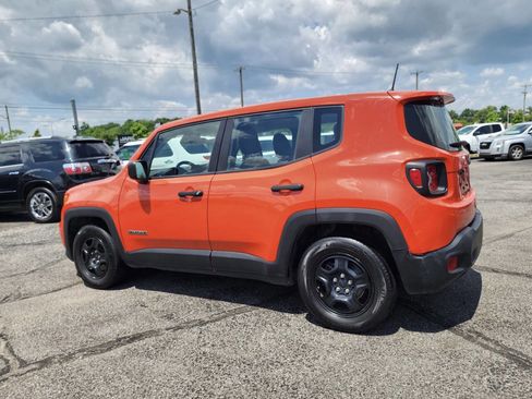 Used 2021 Jeep Renegade Sport image 4