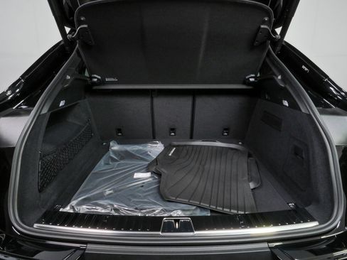 New 2026 Porsche Cayenne Coupe AWD/4WD image 33