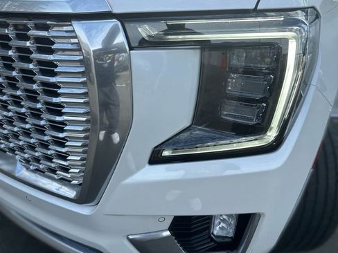 Used 2023 GMC Yukon XL Denali w/ Denali Reserve Package AWD/4WD image 9