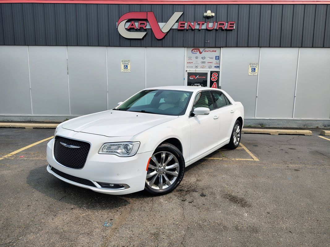 Used 2021 Chrysler 300 Touring L AWD/4WD image 1